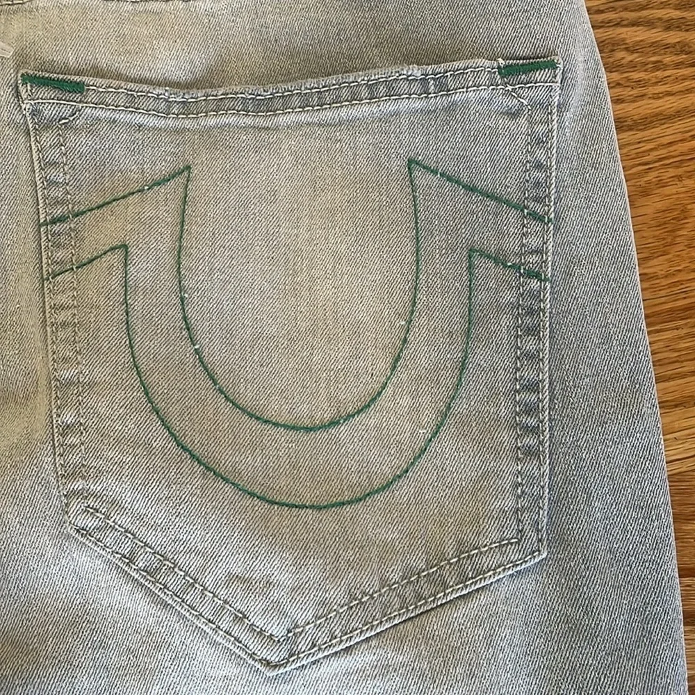 True Religion Geno Relaxed Slim Straight Jean Light Green stitch Men 34 X 32 NEW